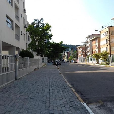 A 250M Da Praia Da Enseada Guarujá Extérieur photo